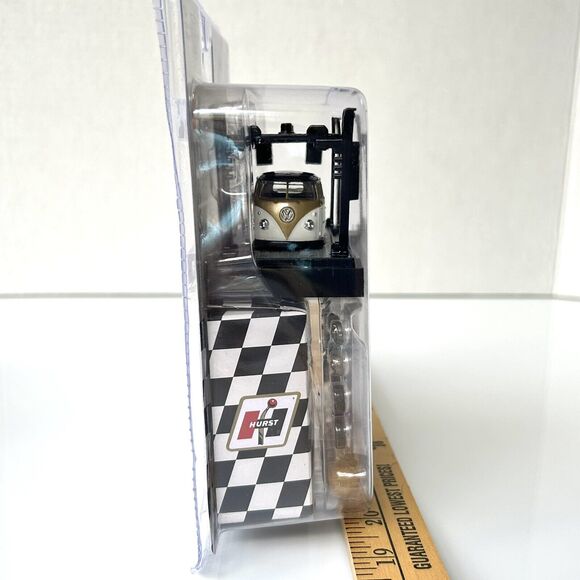 M2 Machines Model Kit 1960 VW SINGLE CAB TRUCK R56 1:64 Hurst Performance Toy - Picture 9 of 9